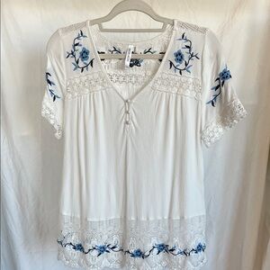 Murmur Embroidered White Peasant Top with Blue Floral Detail M